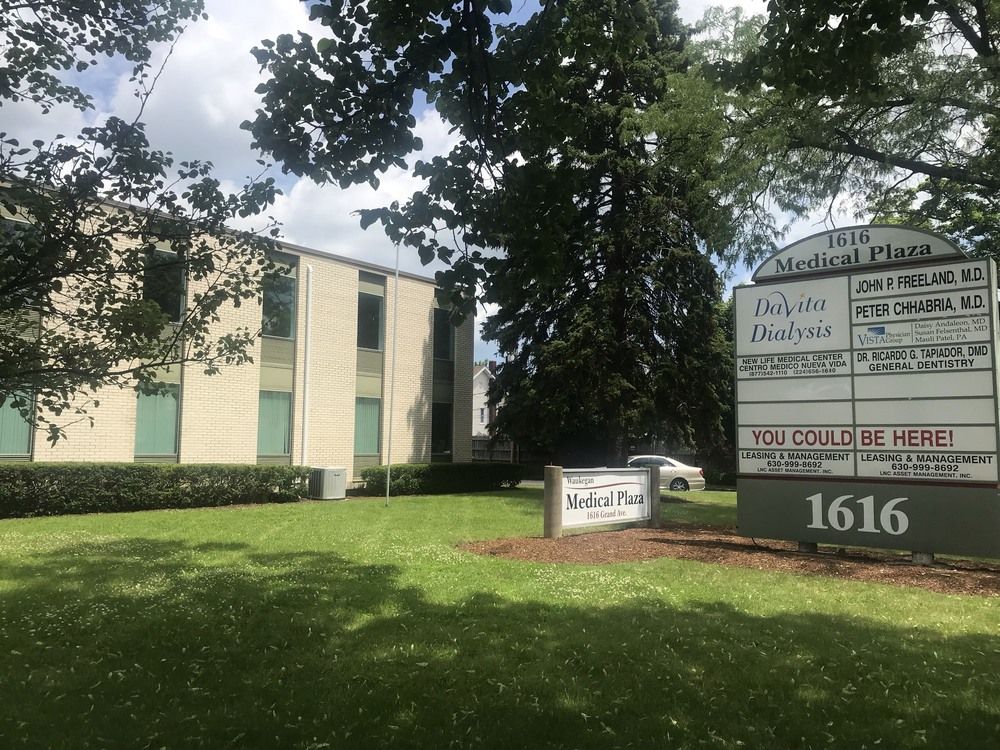 Waukegan Medical Plaza : 1616 Grand Ave, Waukegan, IL 60085